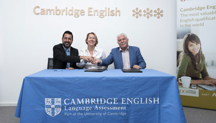 Firma del Convenio entre la FEUP y la Cambridge English Language Assessment